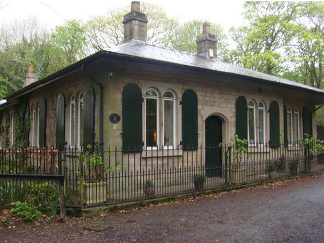 Lodge to Haigh Hall